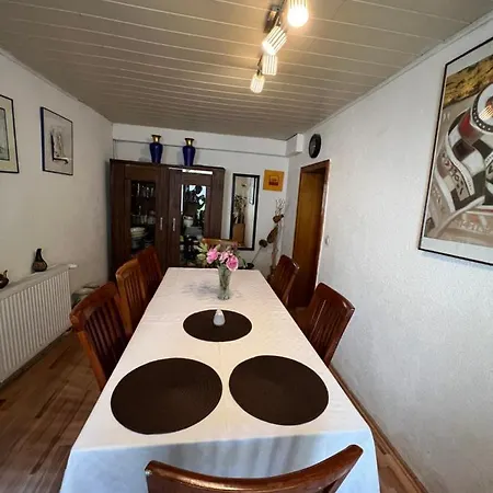 Gaestehaus Linden -Zweibettzimmer Exterior foto